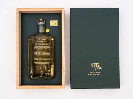 Rheinpack - Vollkarton Verpackungen - Verkaufsverpackungen - Promotionsverpackungen - Süsswarenverpackungen - Geschenkverpackungen - Wellkarton Verpackungen - Graukarton Verpackungen - Stulpdeckelschachel - Klappdeckelschachteln - Archivschachteln - Lagerschachteln - Faltschachteln - Gitterfachstege - Kantenschoner - Rillbox - Ritzbox - Überzogene Verpackungen - RheinDesign - Rohkartonage - Geschenkverpackungen B2B - CAD Verpackungsentwicklung - Beratung Kartonverpackung - Konzeption Kartonverpackung - Produktion Kartonverpackung - Prägedruck Kartonverpackung - Papira® - Papira® Hohlwand Verpackungen - Papira® Schieber Verpackungen - Papira® Eclipse - Papira® Mini Selection - Beutel Verpackung - Schokotafel Verpackung - Papira® LOVE - Rheinpack GmbH: Ihr Partner für Verpackungen aus Karton - von der Konzeption bis zur Realisierung! Rheinpack - Solid cardboard packaging - Sales packaging - Promotional packaging - Confectionery packaging - Gift packaging - Corrugated cardboard packaging - Grey cardboard packaging - Hinged lid boxes - Folding cartons - Archive boxes - Storage boxes - Folding boxes - Grid partition inserts - Edge protectors - Crease box - Score box - Coated packaging - RheinDesign - Raw cardboard packaging - B2B gift packaging - CAD packaging development - Cardboard packaging consultation - Cardboard packaging concept - Cardboard packaging production - Embossed printing cardboard packaging - Papira® - Papira® Hollow wall packaging - Papira® Slider packaging - Papira® Eclipse - Papira® Mini Selection - Bag packaging - Chocolate bar packaging - Papira® LOVE - Rheinpack GmbH: Your partner for cardboard packaging - from concept to realization!