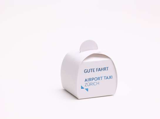 Rheinpack - Vollkarton Verpackungen - Verkaufsverpackungen - Promotionsverpackungen - Süsswarenverpackungen - Geschenkverpackungen - Wellkarton Verpackungen - Graukarton Verpackungen - Stulpdeckelschachel - Klappdeckelschachteln - Archivschachteln - Lagerschachteln - Faltschachteln - Gitterfachstege - Kantenschoner - Rillbox - Ritzbox - Überzogene Verpackungen - RheinDesign - Rohkartonage - Geschenkverpackungen B2B - CAD Verpackungsentwicklung - Beratung Kartonverpackung - Konzeption Kartonverpackung - Produktion Kartonverpackung - Prägedruck Kartonverpackung - Papira® - Papira® Hohlwand Verpackungen - Papira® Schieber Verpackungen - Papira® Eclipse - Papira® Mini Selection - Beutel Verpackung - Schokotafel Verpackung - Papira® LOVE - Rheinpack GmbH: Ihr Partner für Verpackungen aus Karton - von der Konzeption bis zur Realisierung! Rheinpack - Solid cardboard packaging - Sales packaging - Promotional packaging - Confectionery packaging - Gift packaging - Corrugated cardboard packaging - Grey cardboard packaging - Hinged lid boxes - Folding cartons - Archive boxes - Storage boxes - Folding boxes - Grid partition inserts - Edge protectors - Crease box - Score box - Coated packaging - RheinDesign - Raw cardboard packaging - B2B gift packaging - CAD packaging development - Cardboard packaging consultation - Cardboard packaging concept - Cardboard packaging production - Embossed printing cardboard packaging - Papira® - Papira® Hollow wall packaging - Papira® Slider packaging - Papira® Eclipse - Papira® Mini Selection - Bag packaging - Chocolate bar packaging - Papira® LOVE - Rheinpack GmbH: Your partner for cardboard packaging - from concept to realization!